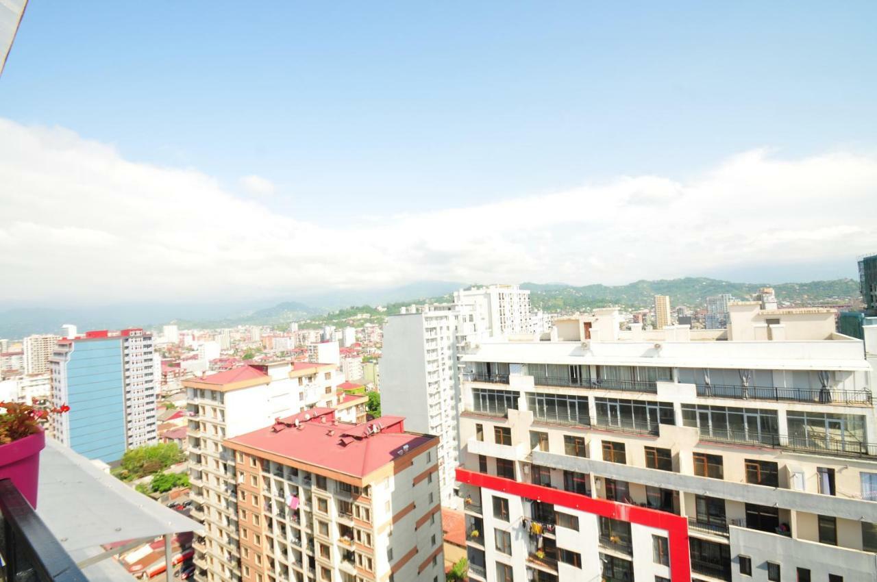 Apartments With A View Of The Trinity Holy Batumi Eksteriør billede