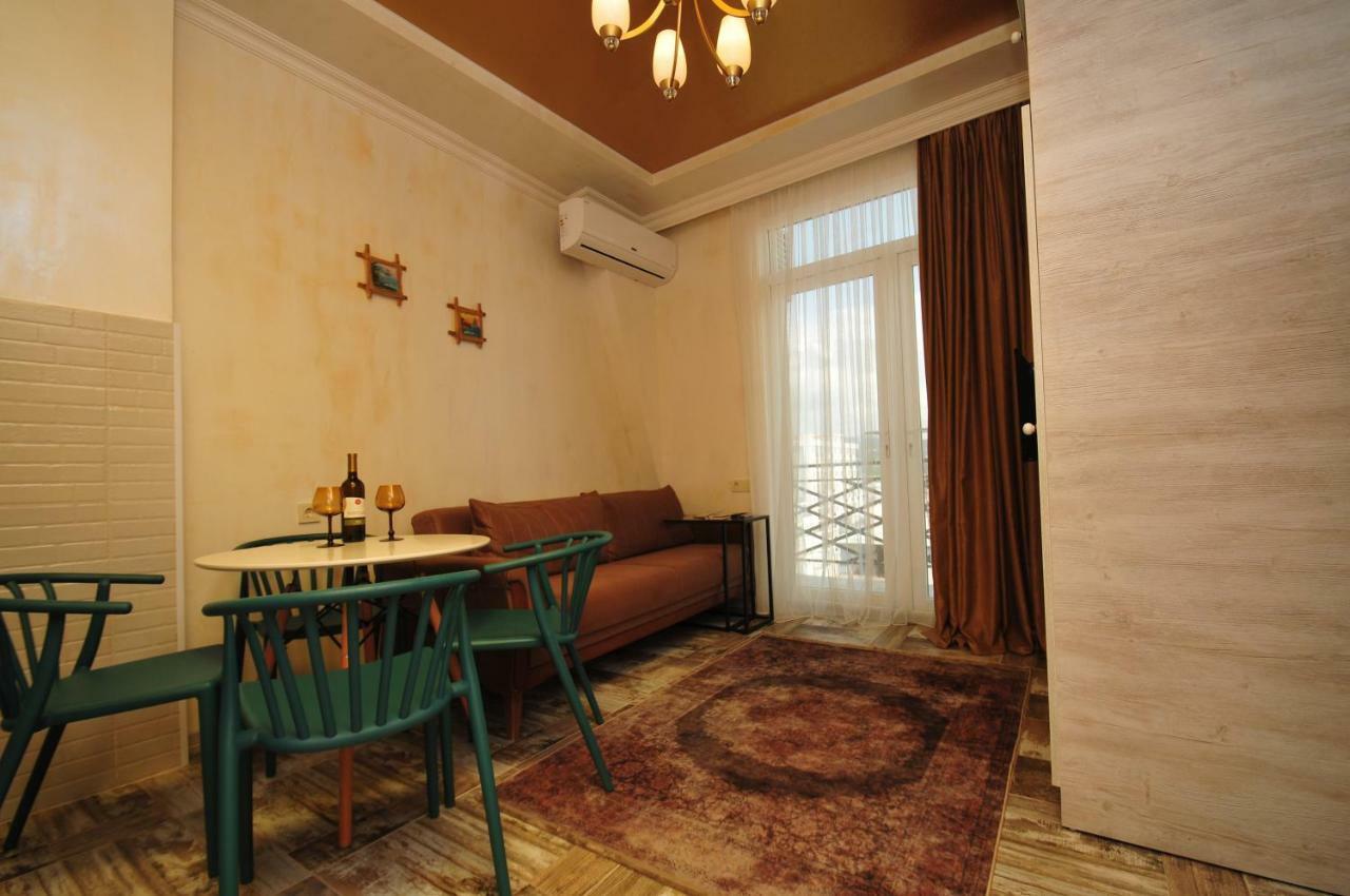 Apartments With A View Of The Trinity Holy Batumi Eksteriør billede