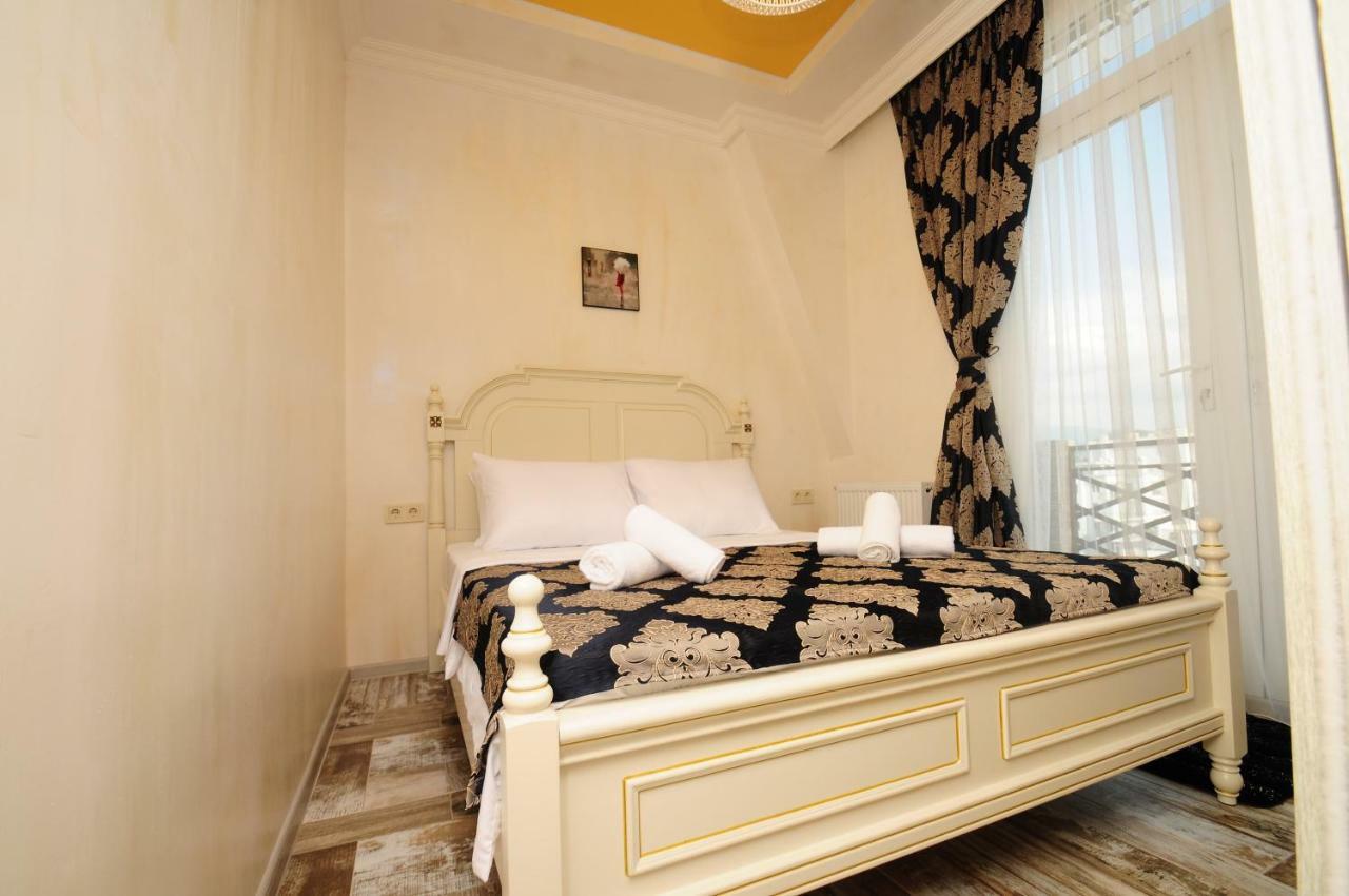 Apartments With A View Of The Trinity Holy Batumi Eksteriør billede